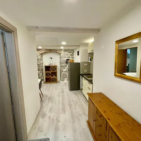 Main Street Dutch Vintage Apartman *