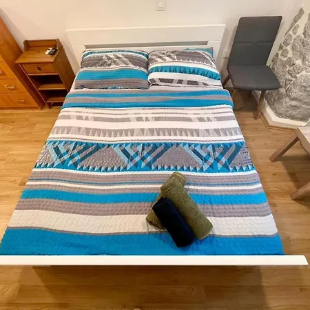Main Street Dutch Vintage Apartman *