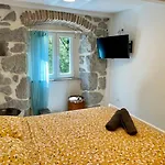 Main Street Dutch Vintage Apartment Rijeka
