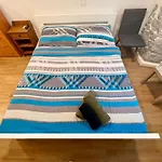 Main Street Dutch Vintage Apartment *