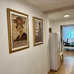 Main Street Dutch Vintage Apartment Rijeka