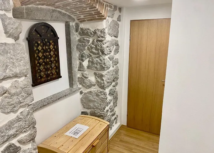 Main Street Dutch Vintage Apartment Rijeka