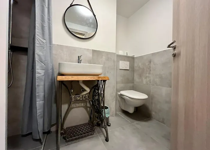 Main Street Dutch Vintage Apartment Rijeka