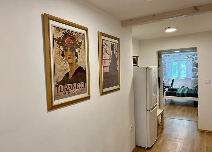 Main Street Dutch Vintage Apartment Rijeka
